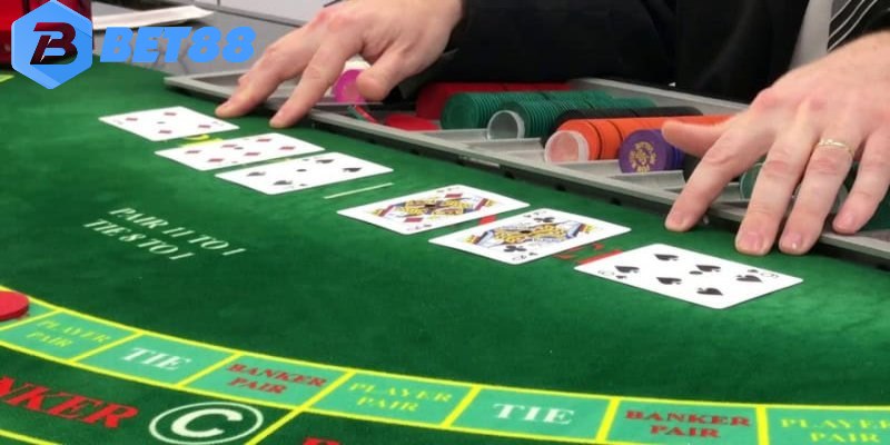 Bắt đầu một ván bài baccarat Bet88